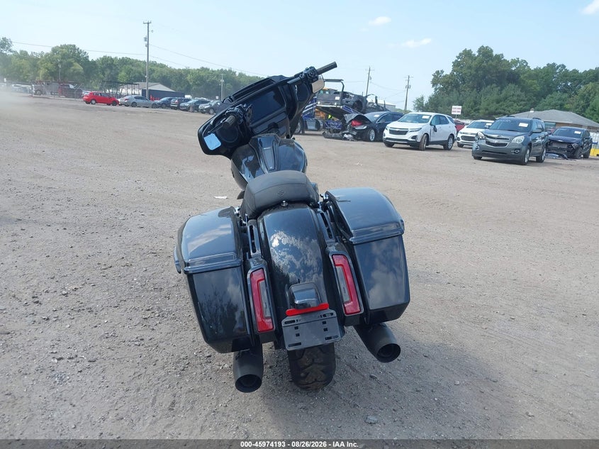 HARLEY-DAVIDSON FLHX 2024