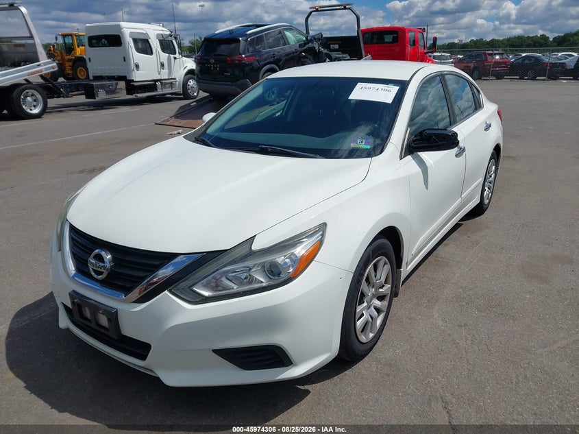 2017 Nissan Altima, Left Front, IAAI, VIN 1N4AL3AP5HC232974 — photo 2