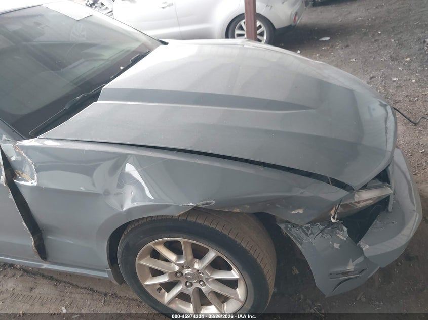 2010 FORD MUSTANG auction photo 6