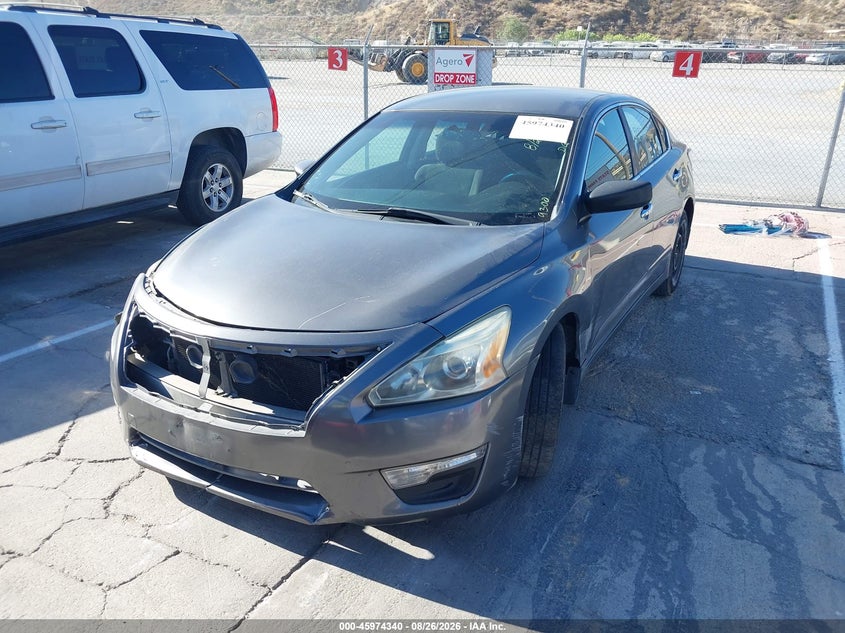 2014 Nissan Altima, Right Front, IAAI, VIN 1N4AL3APXEC319300 — photo 2