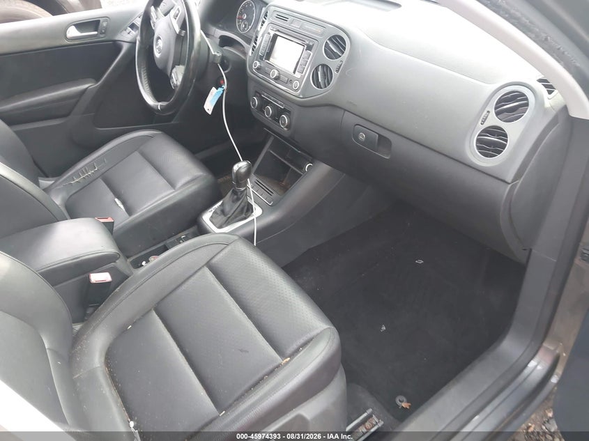 2012 VOLKSWAGEN TIGUAN auction photo 5