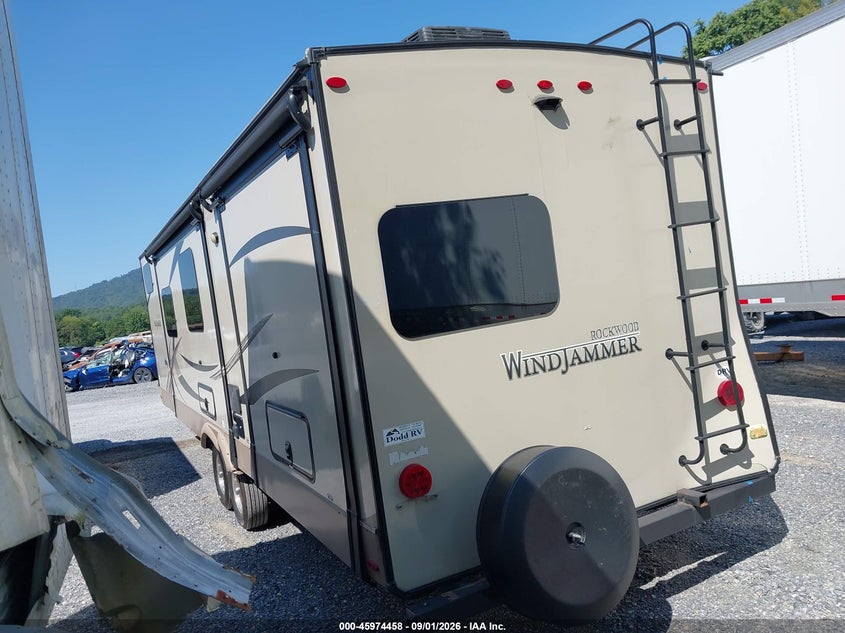 2018 ROCKWOOD RLT827FLS auction photo 3