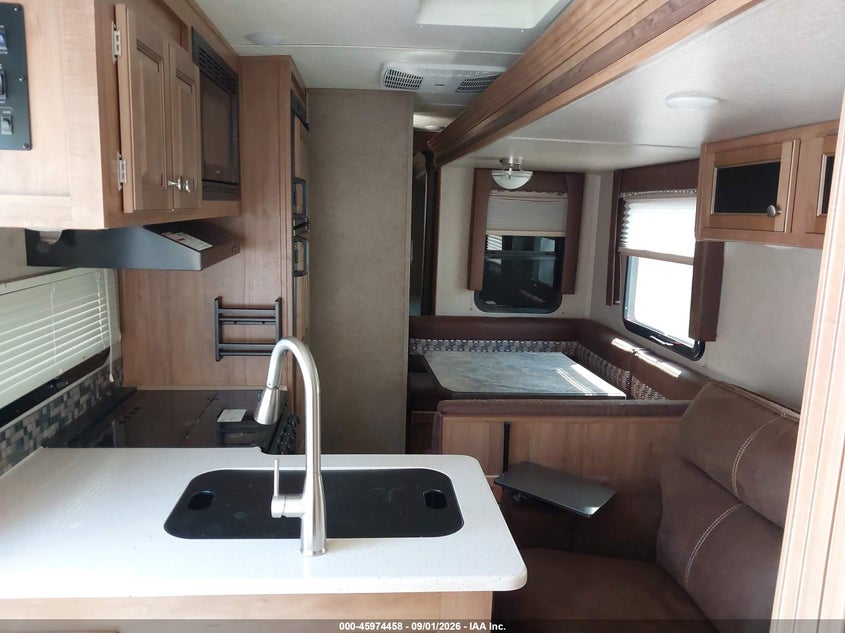 2018 ROCKWOOD RLT827FLS auction photo 5