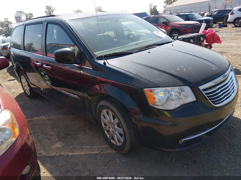 2016 CHRYSLER TOWN & COUNTRY auction photo 1