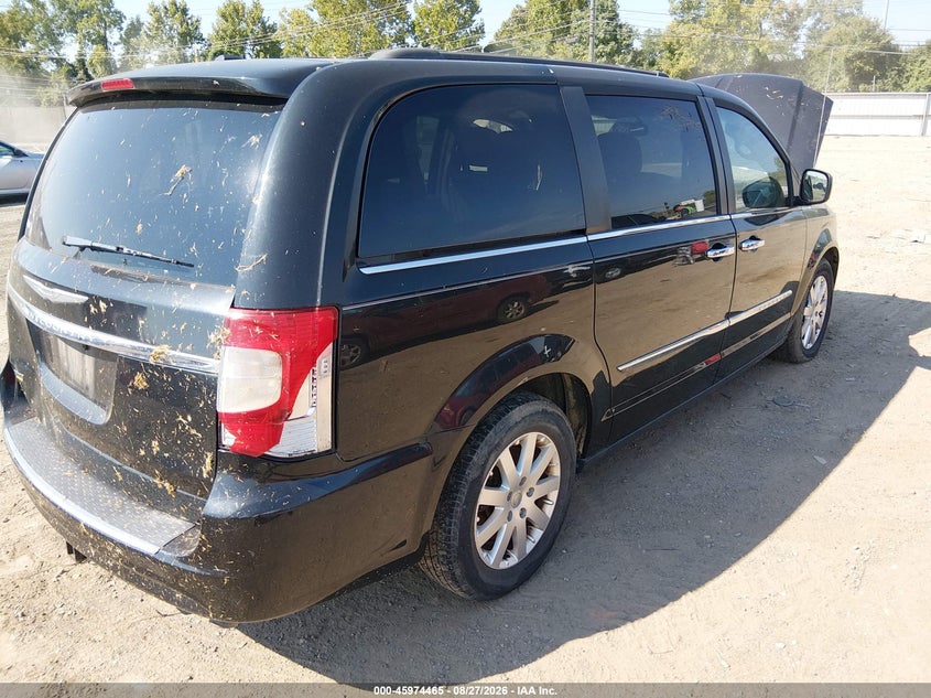 2016 CHRYSLER TOWN & COUNTRY auction photo 4