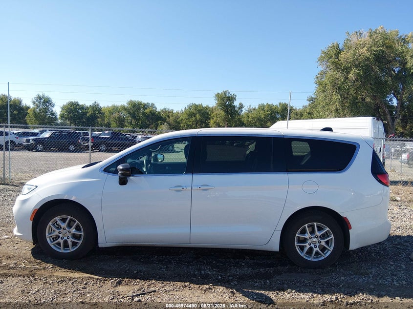 2025 CHRYSLER PACIFICA SELECT · Photo 14