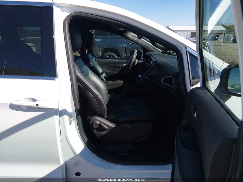 2025 CHRYSLER PACIFICA auction photo 5