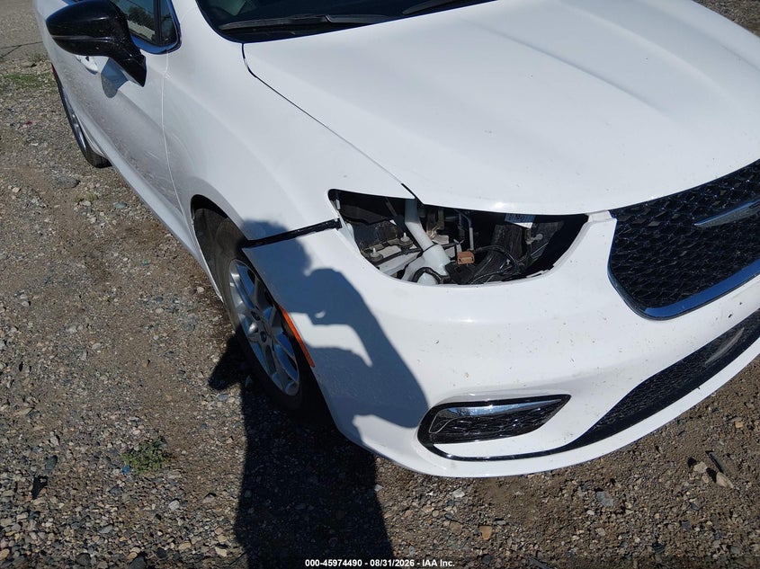 2025 CHRYSLER PACIFICA auction photo 6