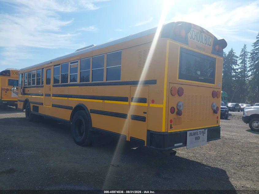 2014 IC CORPORATION 3000 auction photo 3