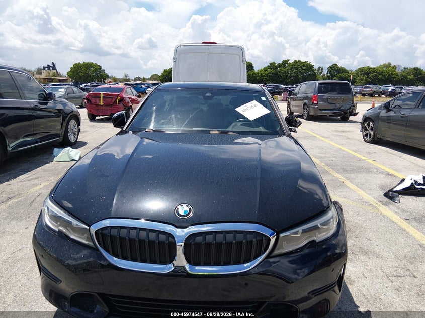 2019 BMW 330I · Фото 13