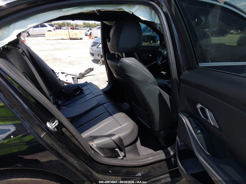 2019 BMW 330I · Фото 8