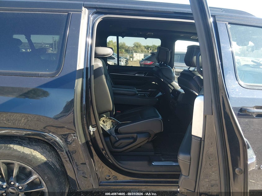 2024 JEEP GRAND WAGONEER L auction photo 8