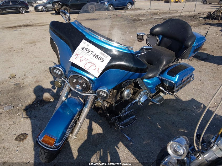 HARLEY-DAVIDSON FLHTCU 2011