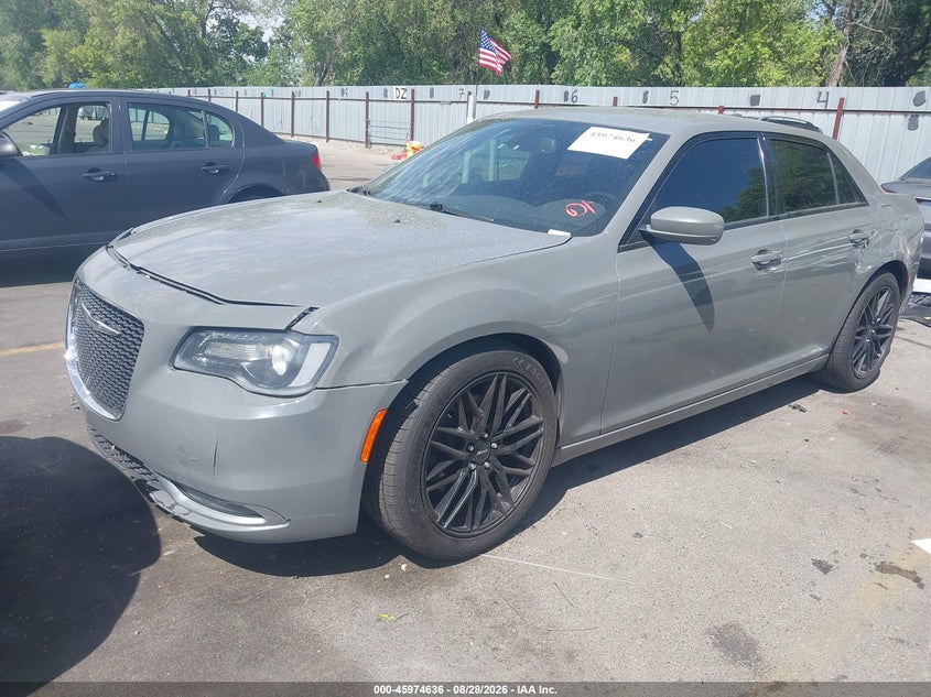 Фото 2 - CHRYSLER 300