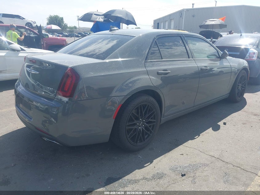 Фото 4 - CHRYSLER 300