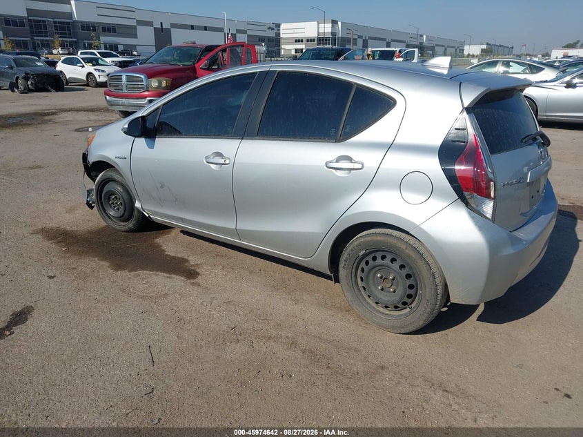 2015 TOYOTA PRIUS C auction photo 3