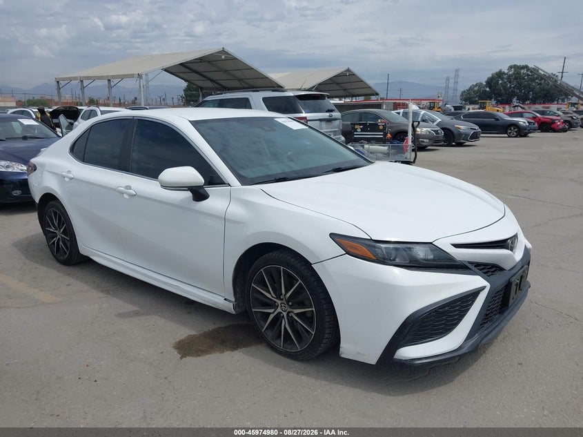2021 Toyota Camry Se, Удар сзади, IAAI, VIN 4T1T11AK5MU426308