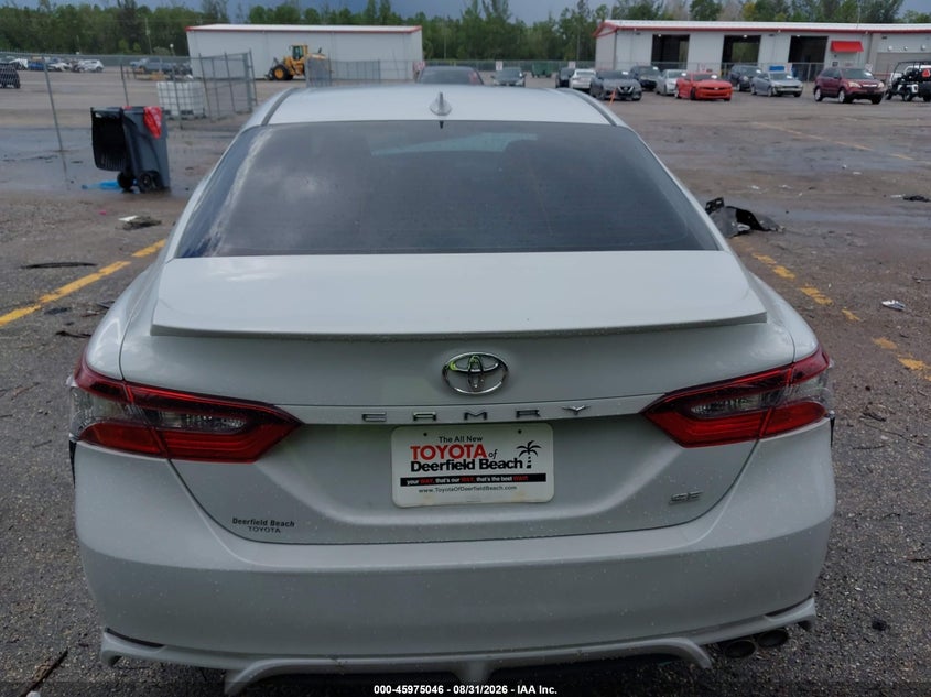 TOYOTA CAMRY - zdjęcie 17