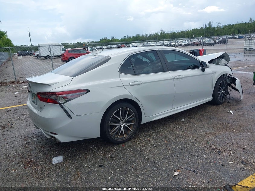 TOYOTA CAMRY - zdjęcie 4