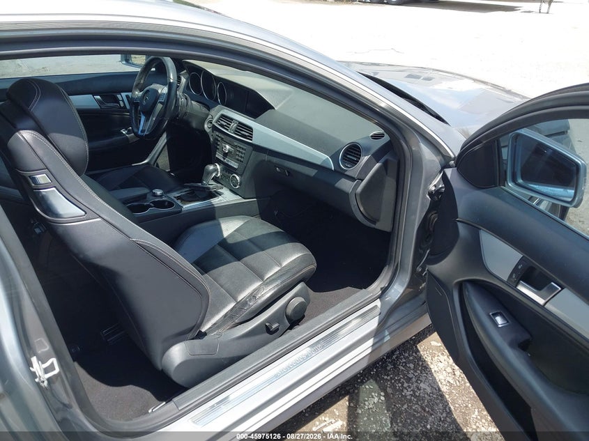 MERCEDES-BENZ C 250 2015 VIN WDDGJ4HB0FG374512