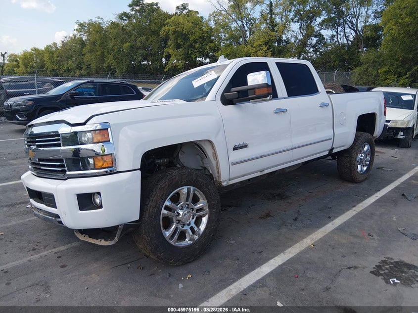 2017 Chevrolet Silverado 2500Hd High Country, Right Front, IAAI, VIN 1GC1KXEY1HF242133 — photo 2
