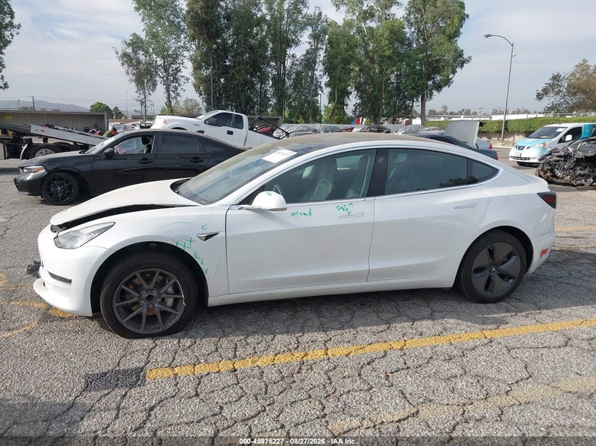 TESLA MODEL 3 - zdjęcie 13