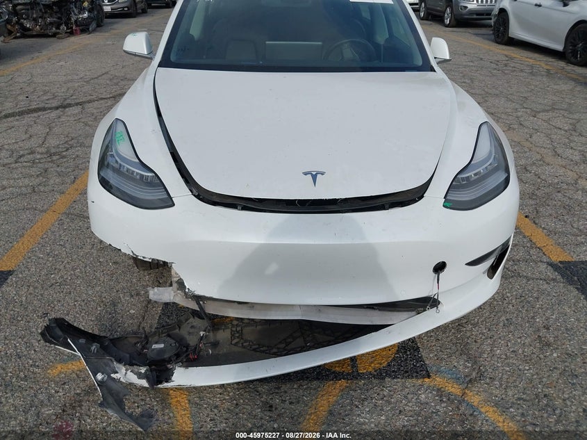 TESLA MODEL 3 - zdjęcie 19