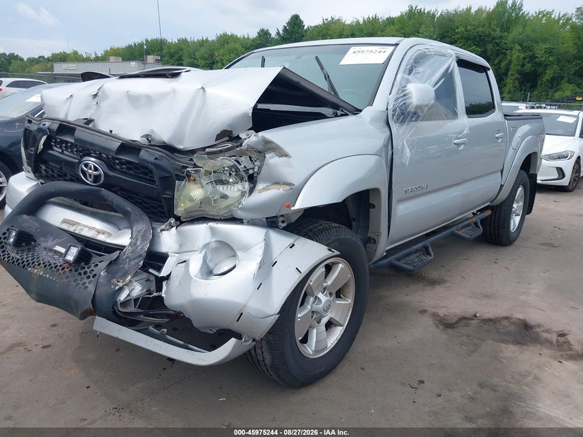 2011 Toyota Tacoma, Front End, IAAI, VIN 3TMLU4EN3BM070122 — photo 2