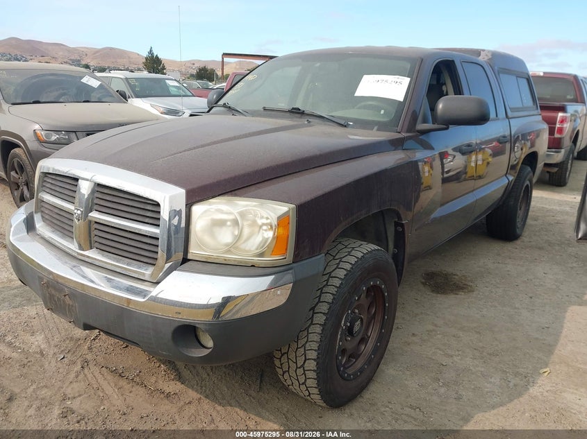 2005 Dodge Dakota, Normal Wear & Tear, IAAI, VIN 1D7HW48N65S158515 — photo 2