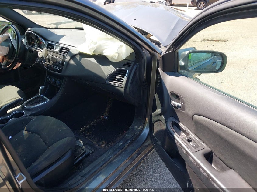 2012 CHRYSLER 200 auction photo 5