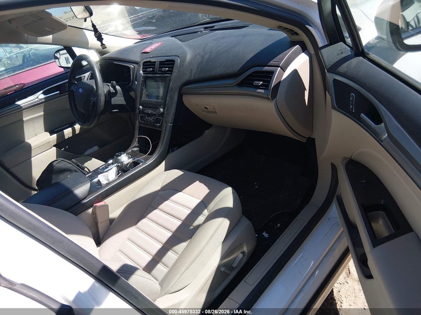2017 FORD FUSION auction photo 5