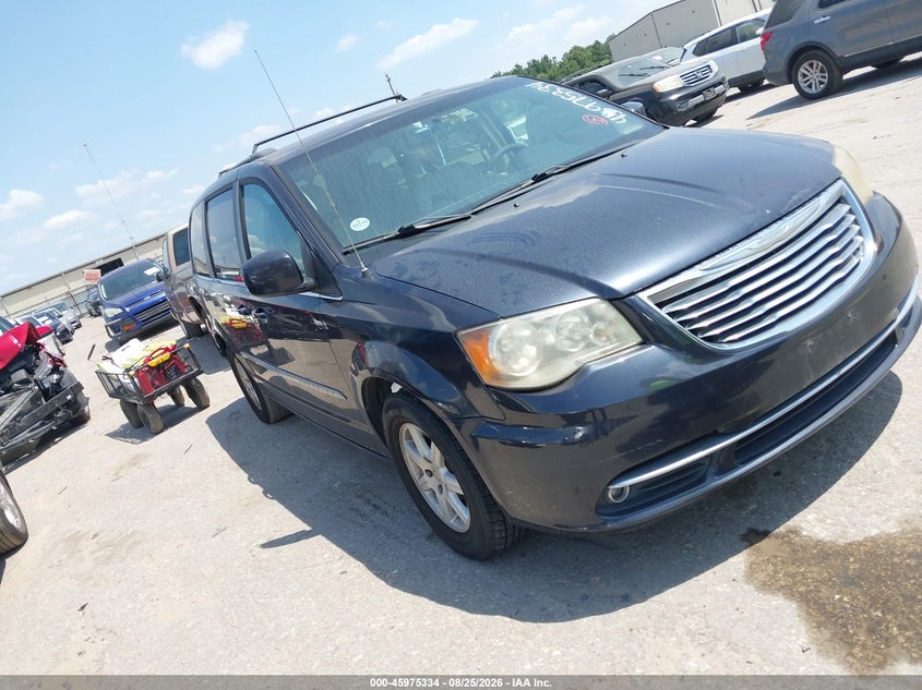 2013 CHRYSLER TOWN & COUNTRY auction photo 1