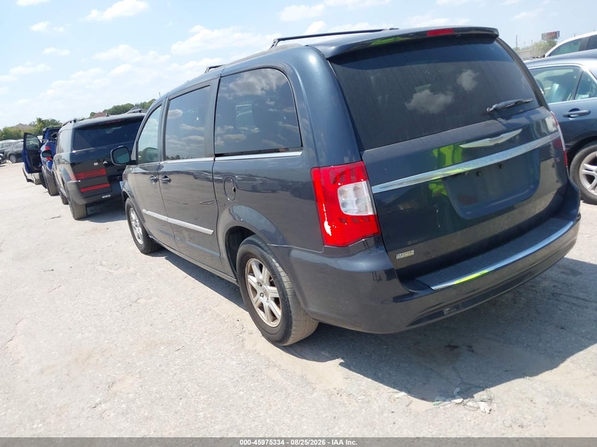 2013 CHRYSLER TOWN & COUNTRY auction photo 3