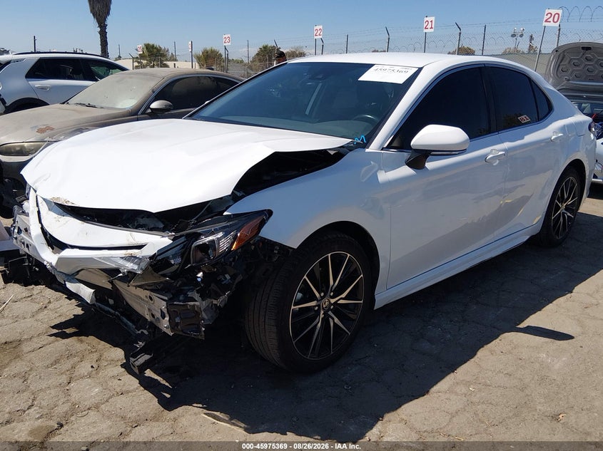 2024 Toyota Camry Se, Front End, IAAI, VIN 4T1G11AK6RU882505 — photo 2