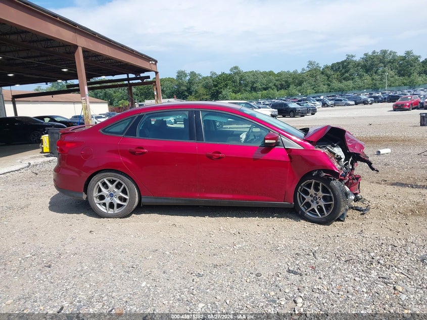 FORD FOCUS 2015 VIN 1FADP3F28FL371766
