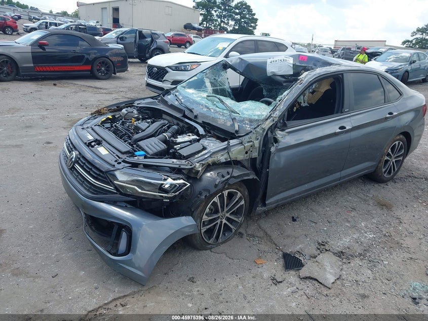 2024 Volkswagen Jetta, Roof, IAAI, VIN 3VWBM7BU8RM008974 — photo 2