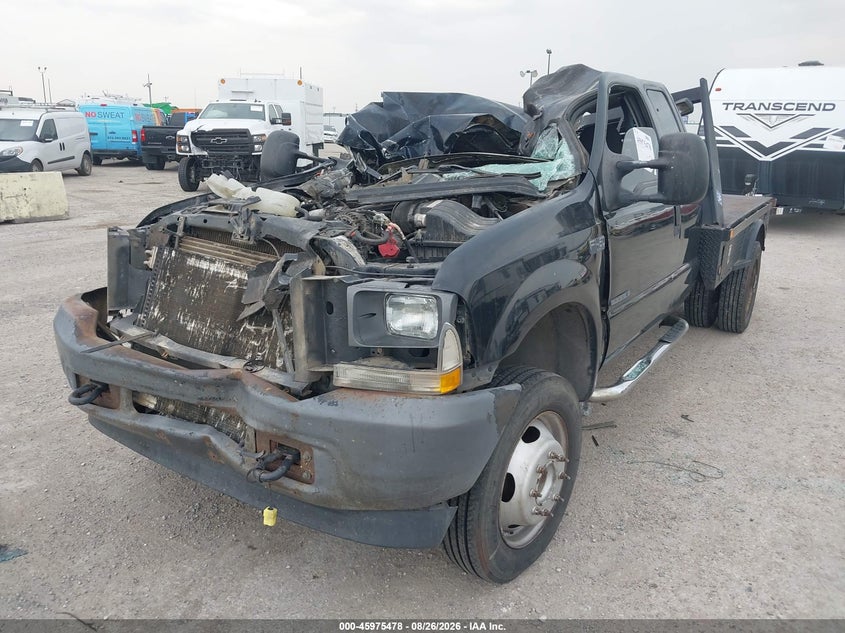 2002 Ford F450, Rollover, IAAI, VIN 1FDXX46FX2EA80549 — photo 2