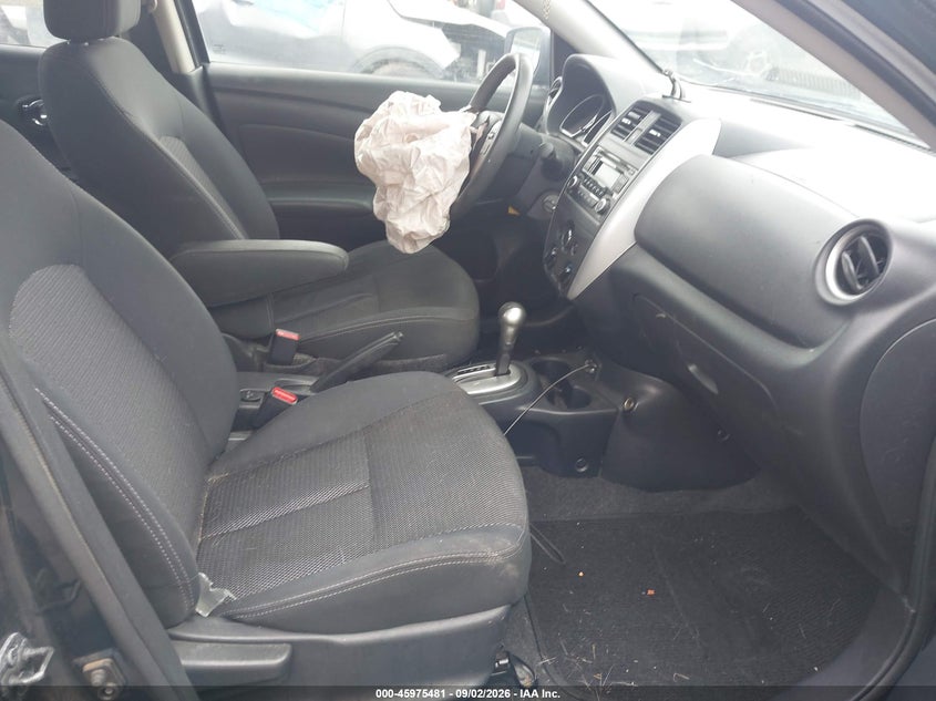 2017 NISSAN VERSA auction photo 5
