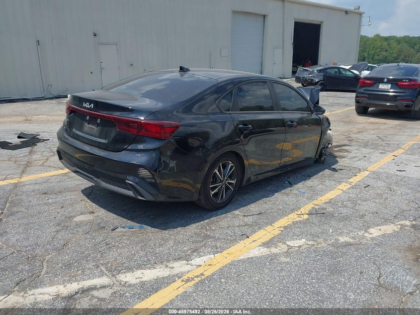 2024 KIA FORTE LXS · Photo 4