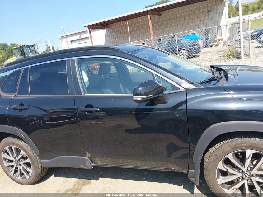 TOYOTA COROLLA CROSS - zdjęcie 13