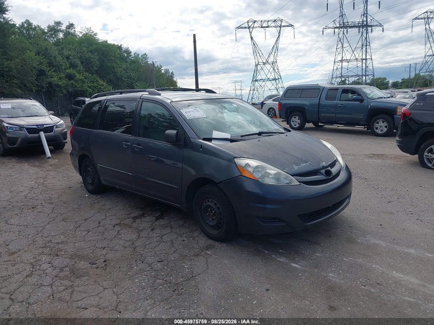 2008 TOYOTA SIENNA auction photo 1