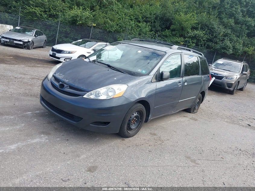 2008 TOYOTA SIENNA auction photo 2