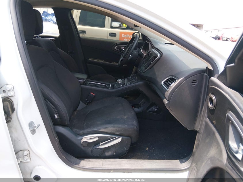 2015 CHRYSLER 200 auction photo 5