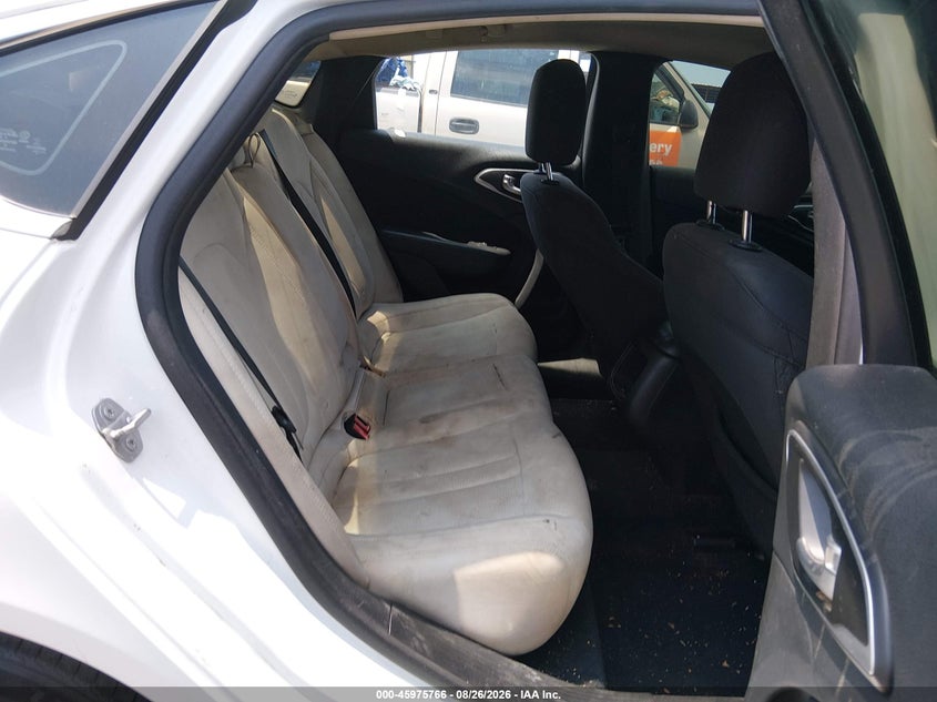 2015 CHRYSLER 200 auction photo 8