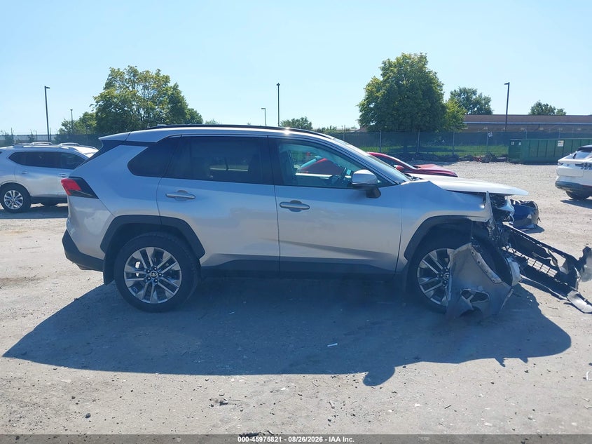 TOYOTA RAV4 - zdjęcie 12