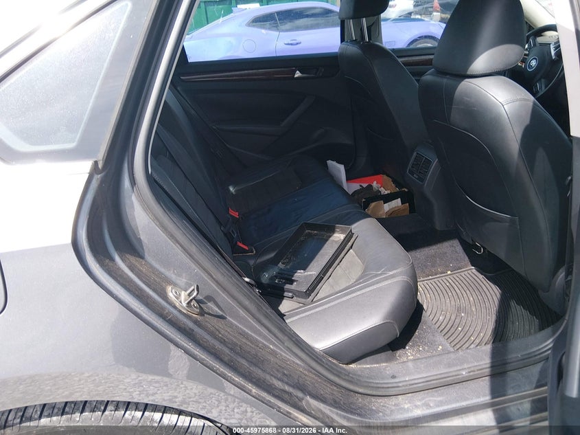2013 VOLKSWAGEN PASSAT auction photo 8