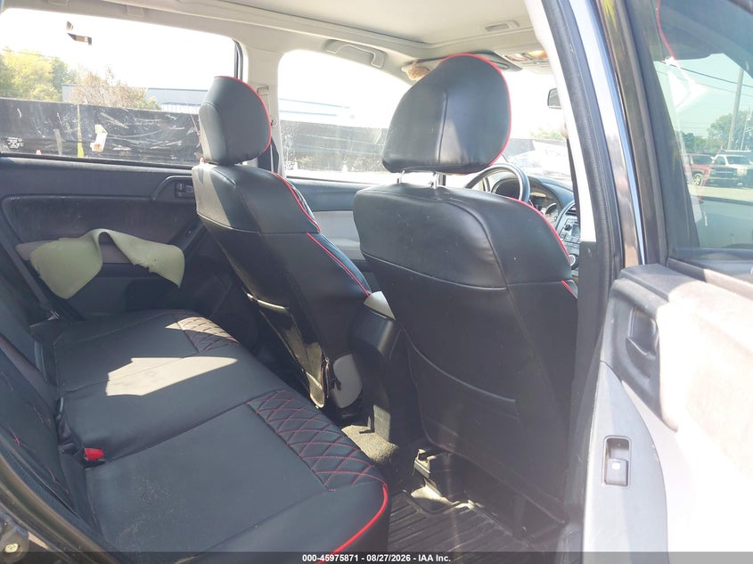 2015 SUBARU FORESTER auction photo 8
