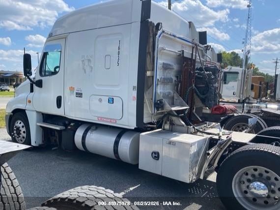 2016 FREIGHTLINER CASCADIA 125 auction photo 4