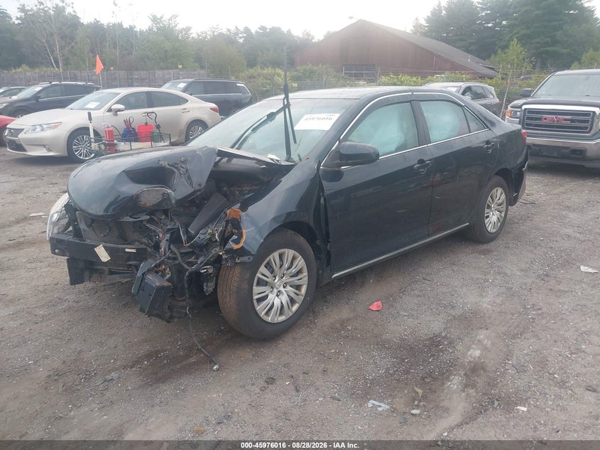 2014 TOYOTA CAMRY auction photo 2