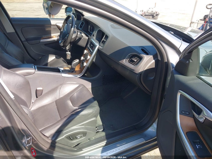 2016 VOLVO S60 INSCRIPTION auction photo 5